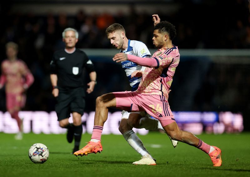 Thua Queens Park Rangers, Leeds dâng tấm vé lên hạng Ngoại hạng Anh cho Leicester City