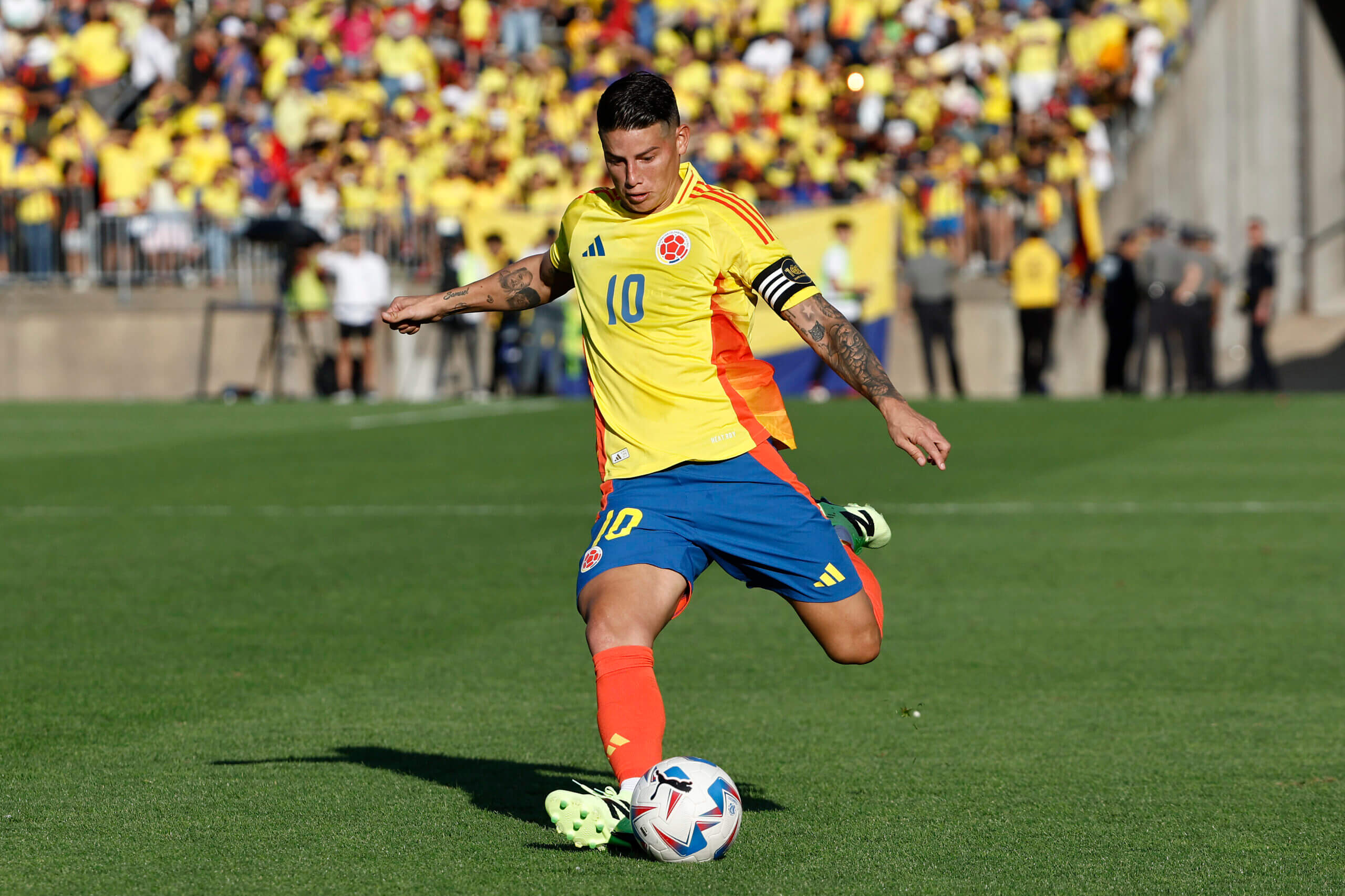 James Rodriguez vượt qua Messi để lại dấu ấn lịch sử tại Copa America